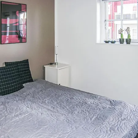2 Bedroom Cozy In